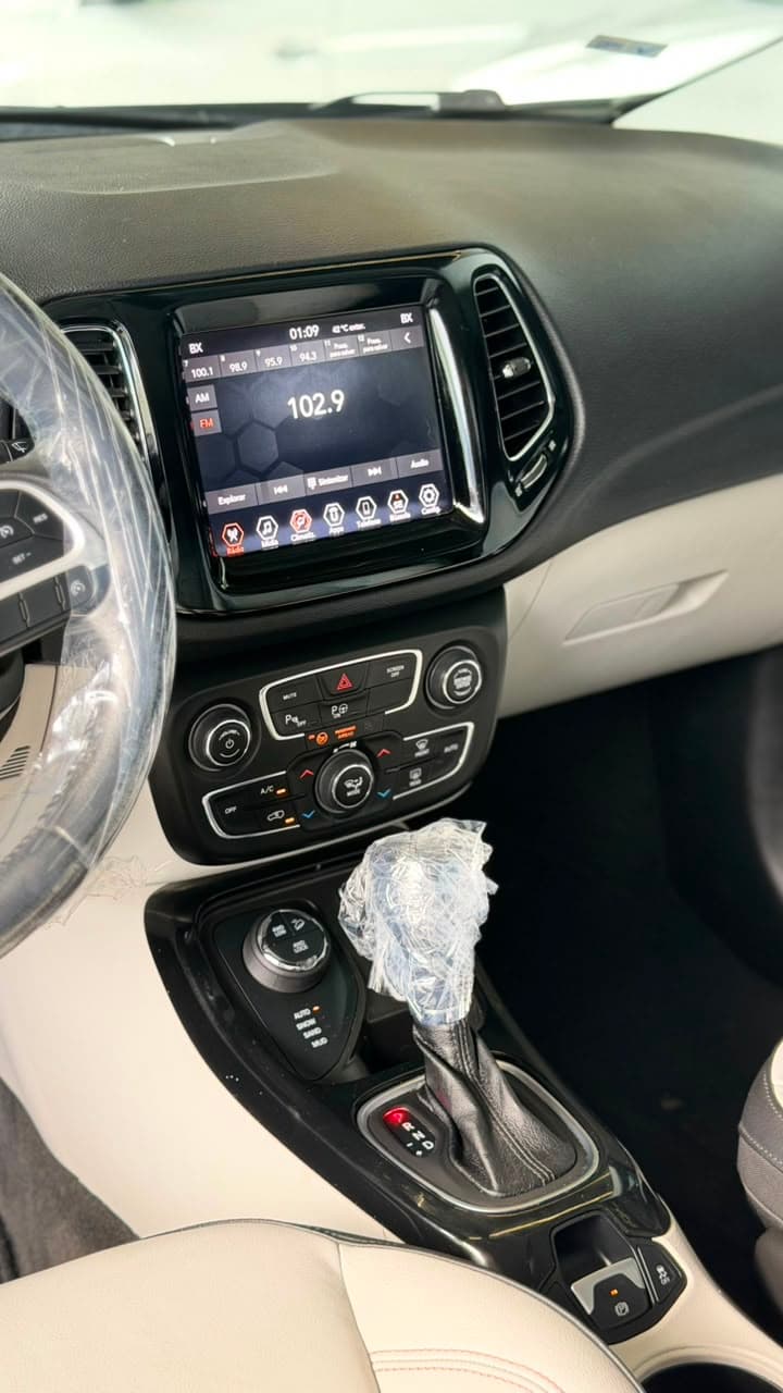 JEEP COMPASS — foto 11